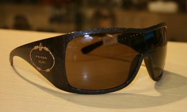 Това е Prada. По-точно "Prada 05H" за 435 лв. От "Leonardo" на бул. "Витоша" 37. Снимка: Tialoto.bg