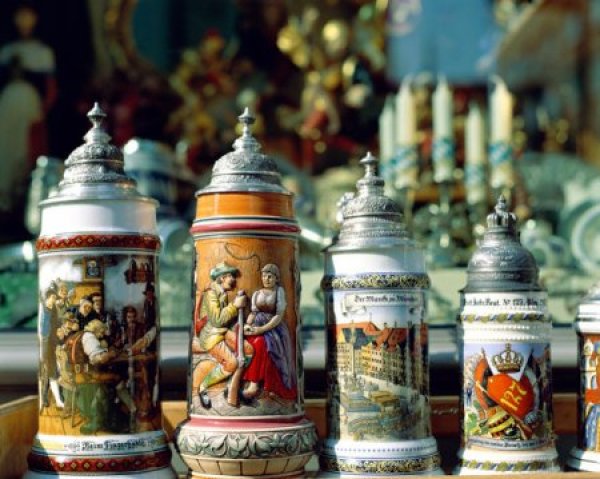 Дори традиционните немски халби са се превърнали в произведения на изкуството.