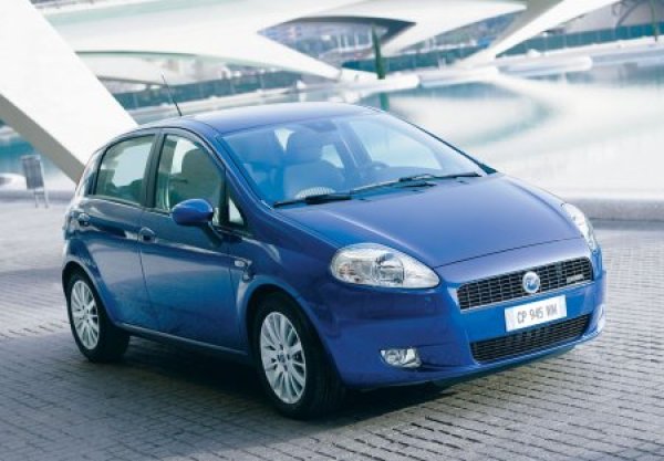 Fiat Punto е малкото европейско бижу. Една от най-продаваните коли с 401,022 бройки и все пак първенец при ръст на продажби с цели 50,9% спрямо предходната година.