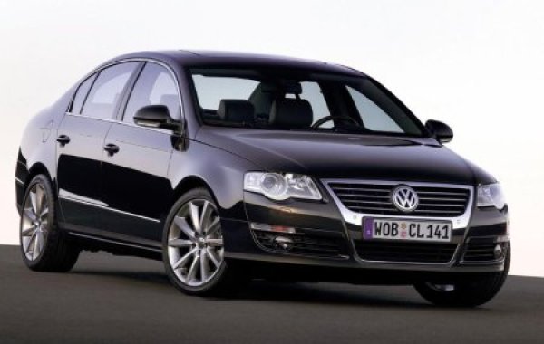 Volkswagen Passat или просто казано тежката артилерия. Да, точно така тази кола е голяма, даже бихме казали огромна. Със сигурност тази кола е истинската мъжка страст, но може би само привидно, за това пък е на седма позиция.