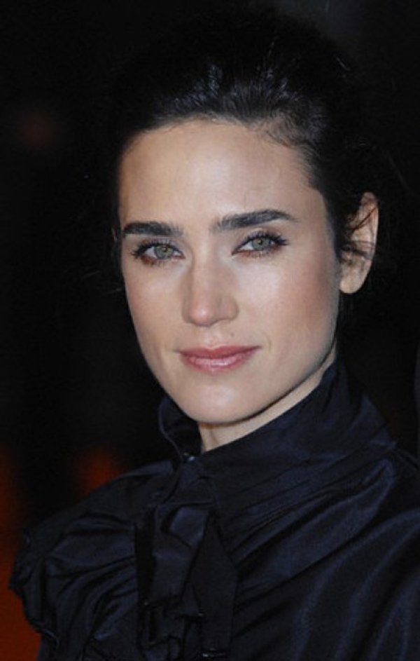 Интересното е, че този звезден нос, принадлежащ на Дженифър Конъли, е единственият, който е събрал достатъчно гласове, че да влезе в класацията. Така че - ето го - Носът на Америка.