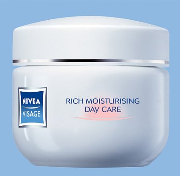 Nivea VisageДневен крем за суха и чувствителна кожа