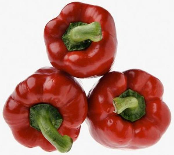 Червени чушкиДостъпни през цялата година и ужасно вкусни, те съдържат мн