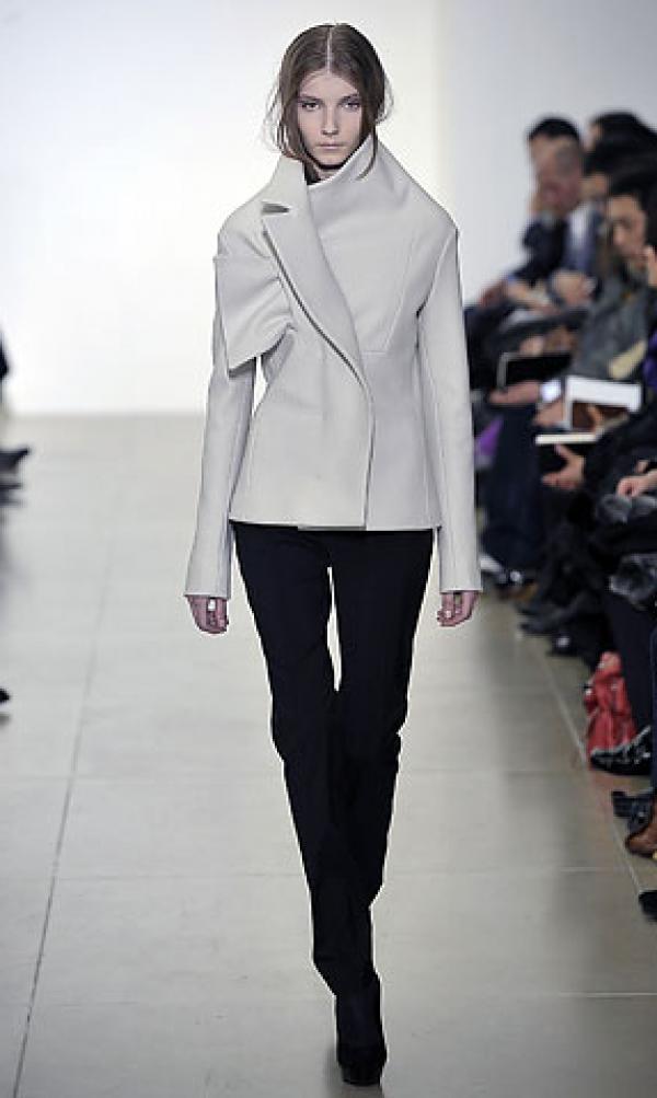Супер разчупеност. Jil Sander.