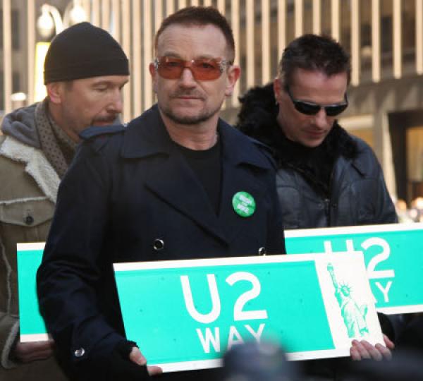 U2 имат за какво да черпят. В Ню Йорк кръстиха цяла улица на тяхно име. Само за една седмица, но важен е жестът. Групата ще гостува на
