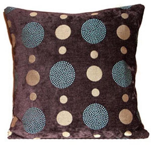 А възглавницата на точки е абсолютно задължителна. Ако е в подходящата цветова гама, тя може да се намести не само в кухнята, но и във всяка друга част на жилището ви.