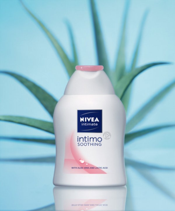 Успокояващ лосион за интимна хигиена NIVEA Intimate SENSITIVE- комбинира високоефективното,