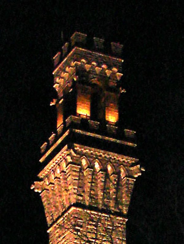 The Pilgrim Monument през нощтаСнимка: Igougo