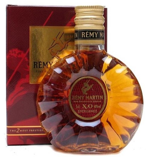 X.O.(Extra Old), Extra, Napoleon, Hors d'age, Tres Vieux, Vieille Reserve - коняци, чиито дестилати са отлежали в бъчви 6 години.