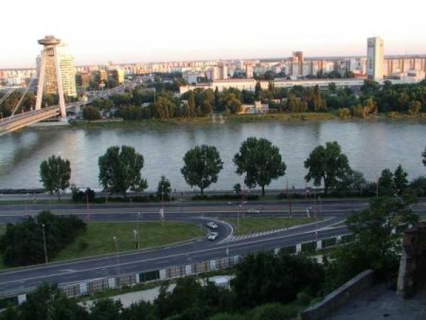 Това е изглед от двореца в града