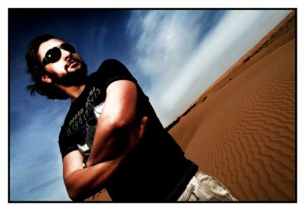 Седмица след Roger Sanchez  на 21-ви зад пулта в  Ялта ще е Sharam, половинката от култовия тандем Deep Dish. Със стилното си електро-хаус звучене и нестихващ стремеж да прехвърли границите в денс музиката, Sharam отново ще взри