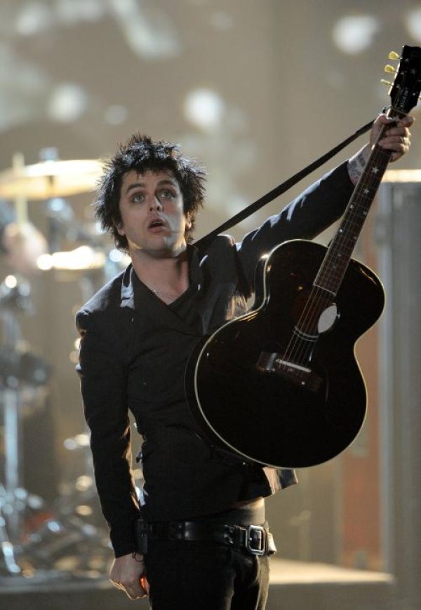 Били Джо Армстронг и момчетата от "Green Day" спечелиха награда за Алтернативен/ Рок изпълнител/ група.Снимки: Getty Images/ Guliver