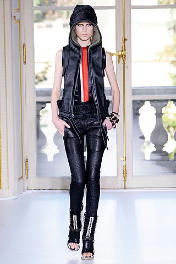 Пролет 2010 Balenciaga
