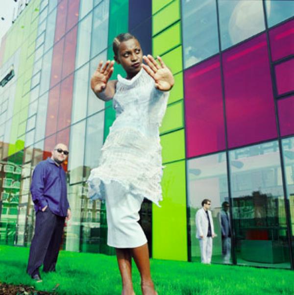 Култовата британска  трип-хоп банда Morcheeba ще е хедлайнерът  на 20-ти юни на фестивала ParkLive. И след като организаторите обявиха, че второто  издание на фестивала ще се проведе  от 18 до 20 юни, започнаха да изпълняват обещанието