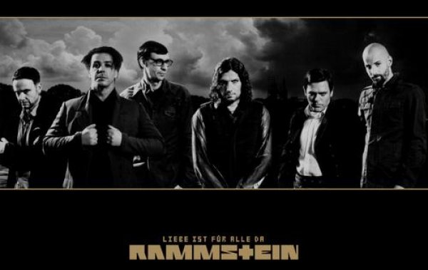 И това, разбира  се, е само началото. Rammstein също ще станат част от Sofia Rocks и ще забият за първи път в България. Бандата ще бъде хедлайнер вторият ден на феста.Rammstein се превърнаха в една от най-успешните индъстриъл метъл банд