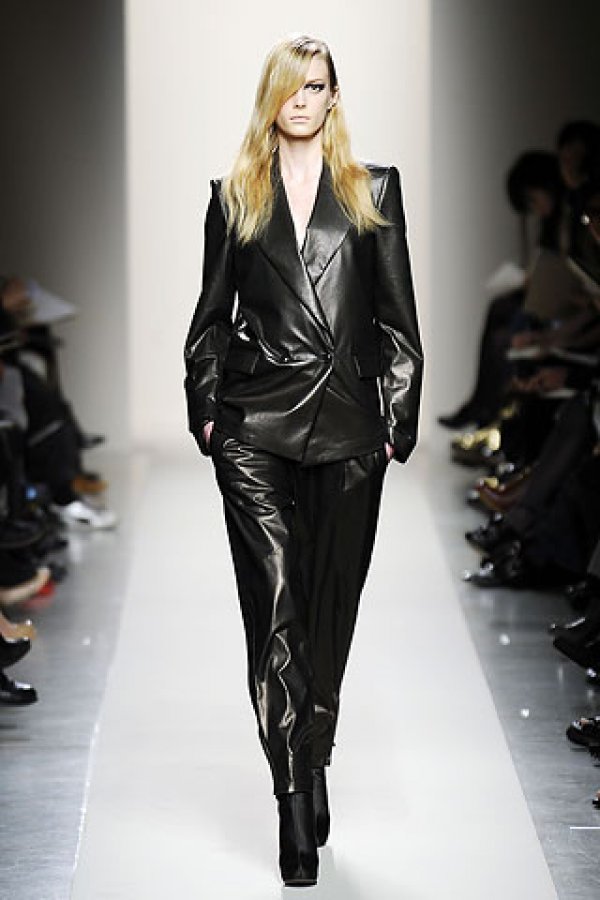 Bottega Veneta сега.