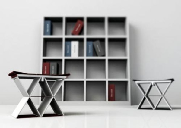 Това е любимото ни трансформърче. Купуваш книга, получаваш столче.Take a Seat на дизайнера Darris Hamroun е наистина страхотна.