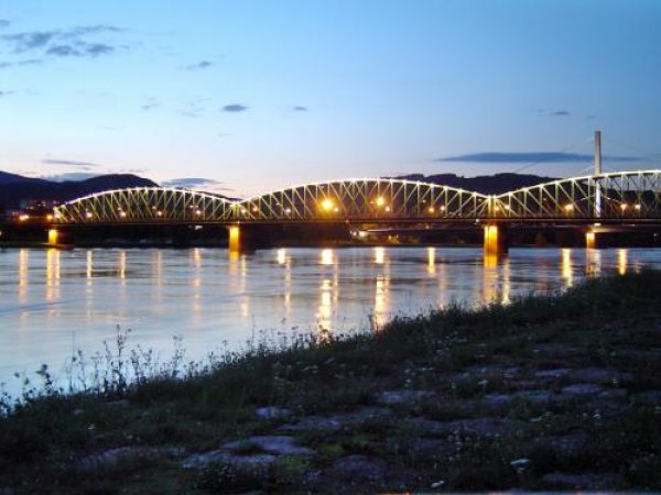 Мост над Дунава