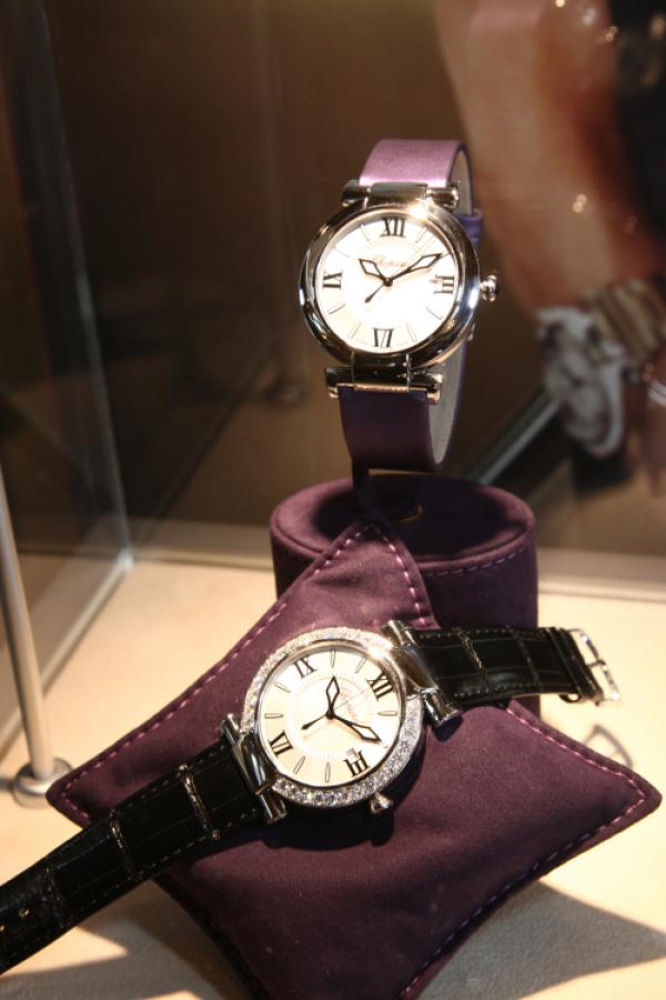 Щрихите се превръщат в часовник. Всъщност в серия часовници  Снимка: Chopard