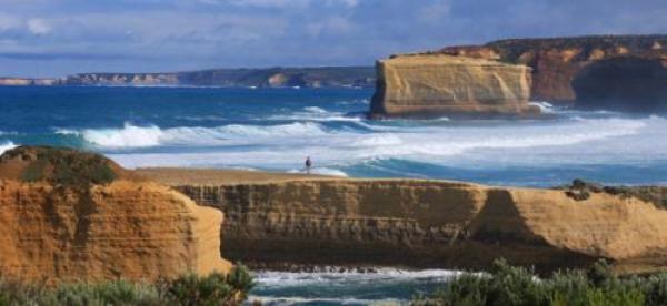 Great Ocean Road, щата Виктория, АвстралияИли дългият 243 км път по югоизточното крайбрежие, свързващ градовете Torquay и Warrnambool. 