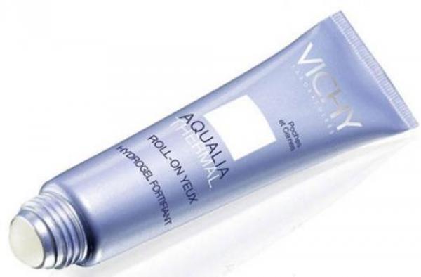 Vichy Aqualia Thermal Eye Roll On крем за очиНамалява подпухването, обогатява и успокоява зоната около очите, спомогайки за намаляването на торбичките под очите и черните кръгове. Комбинира богатата на минерали термална спа-вод