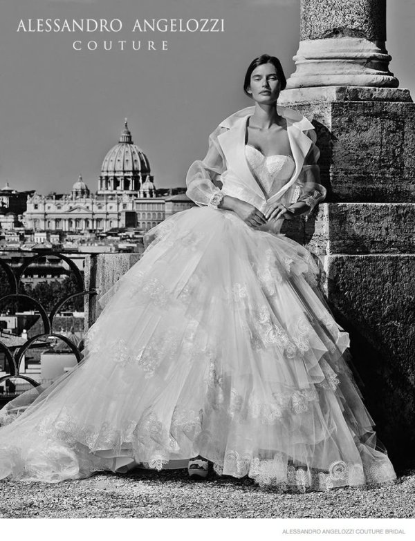 Снимка: Alessandro Angelozzi Couture