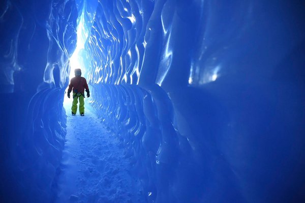 Снимки: white-desert.com