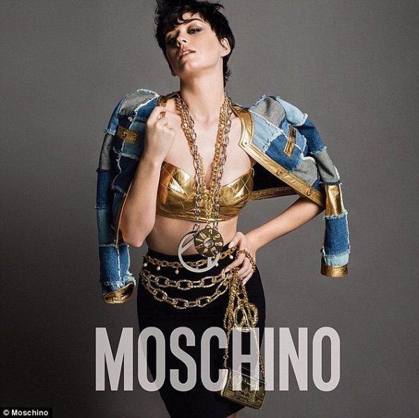 Снимка: Moschino 