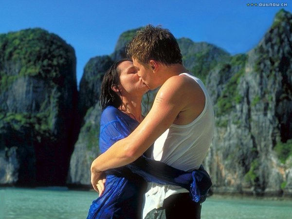 Филм: "Плажът" (2000 г.)Дестинация: Остров Phi Phi, ТайландСнимка: outnow.ch