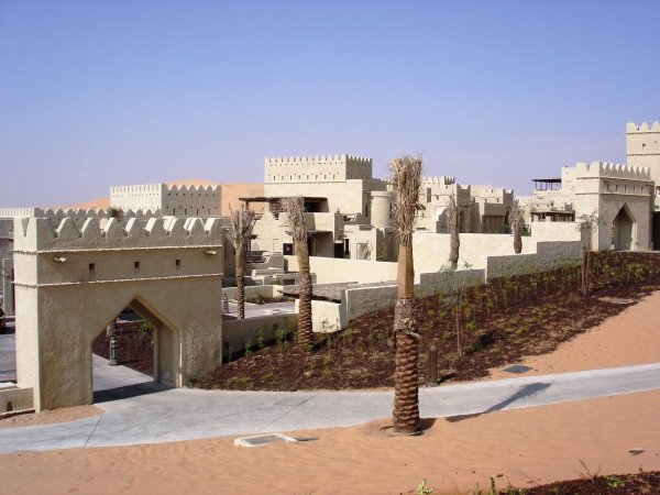 Снимка: roland-abu-dhabi.blogspot.com