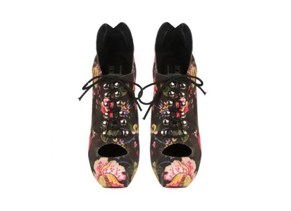 Снимка: Rodarte