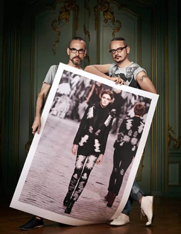 Viktor & Rolf в холандското издание на Vogue Снимка: smartologie.com