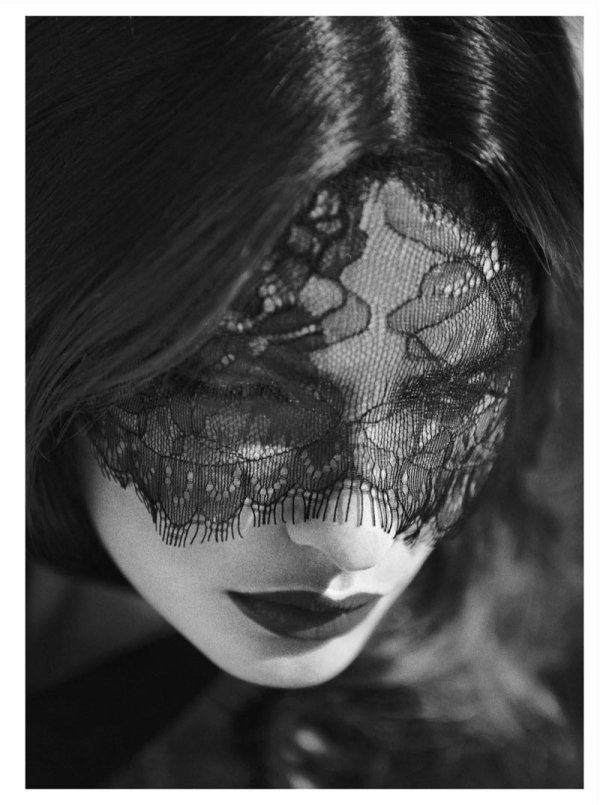 Снимка: сп.  Harper’s Bazaar