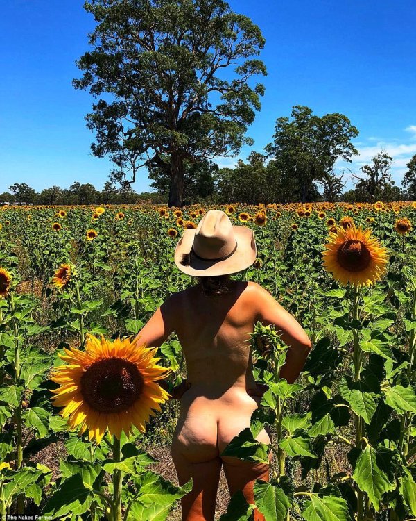 Снимка: Instagram/ The Naked Farmer