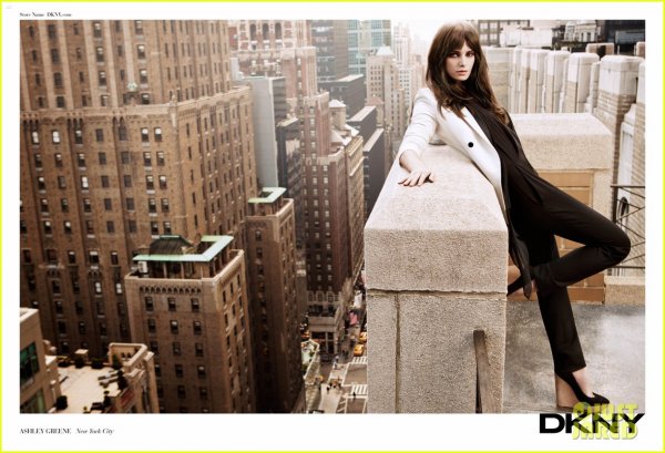 Снимка: DKNY