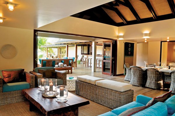 desroches-island.com