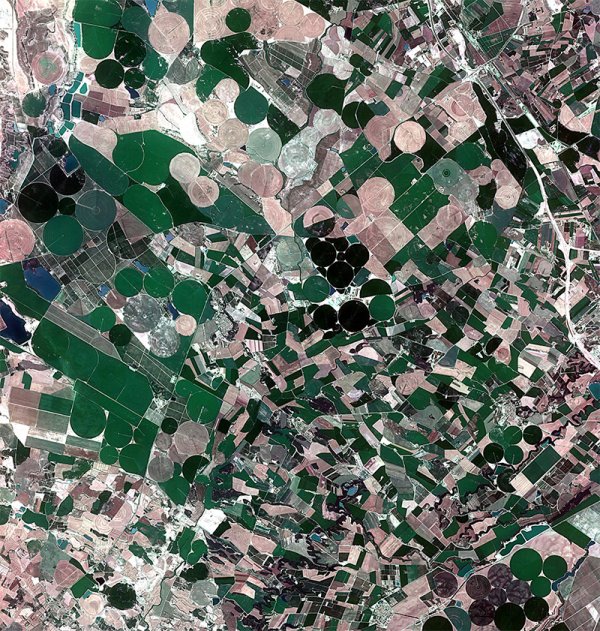 Селскостопански площи Арагон и Каталония – 26 ноември 2010 Снимка: esa.int/ESA