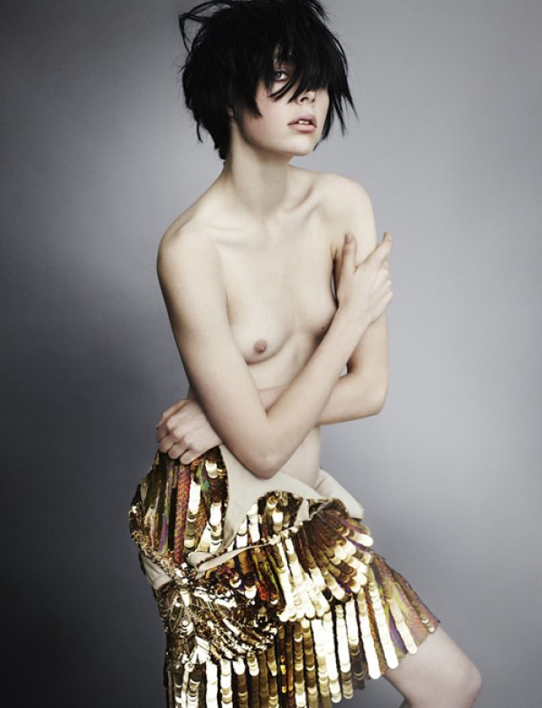 Снимка: сп. Love, Mario Testino