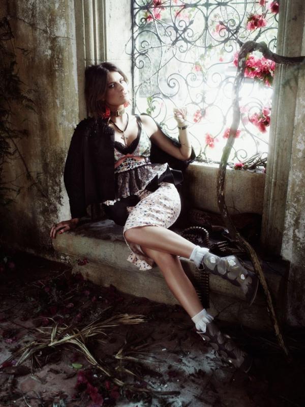 Снимка: сп. VOGUE
