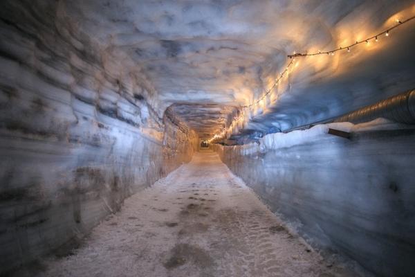 Снимка: Roman Gerasymenko/“Into the Glacier”