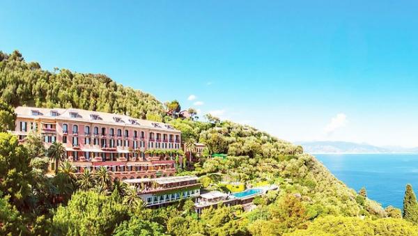 Снимка: mydomaine.comХотел "Belmond Hotel Splendido" се намира на живописния италиански бряг, в Портофино, Италия. Тук всички гости със сладки миниатюрни кученца са добре дошли. 