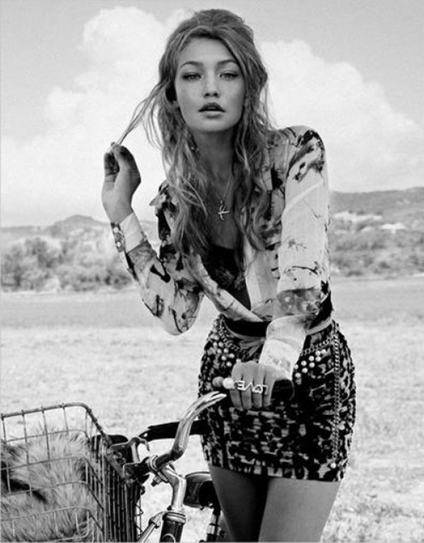Снимка: Guess