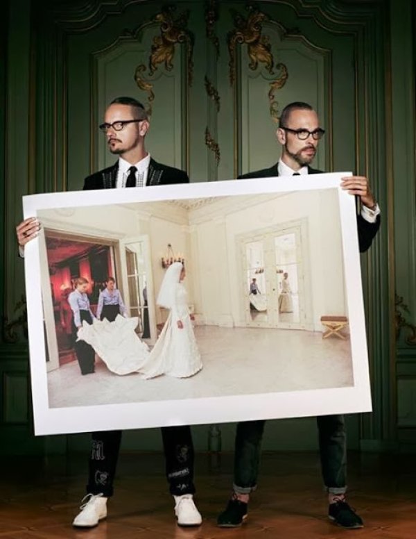 Viktor & Rolf в холандското издание на Vogue Снимка: smartologie.com
