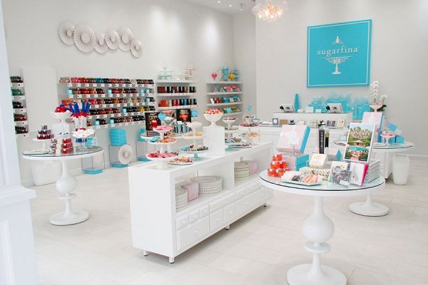 Снимка; architecturaldigest.com "Sugarfina", Бевърли Хилс, Калифорния Този специализиран магазин предлага повече от 125 разновидности сладкиши, две трети от които не са достъпни никъде другаде в САЩ.