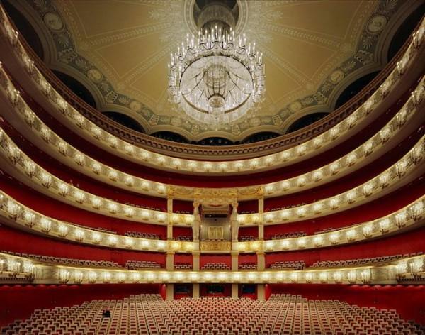 "Bavarian State Opera" е Мюнхен, Германия; Снимка: thewondrous.com