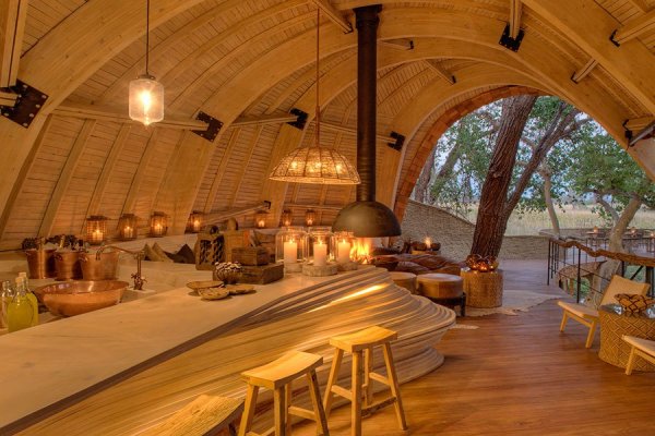 "Sandibe Okavango Safari Lodge" в Ботсвана;  Снимка: architecturaldigest.com