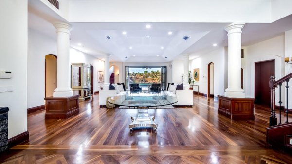 Снимка: belaircrestmansion.com