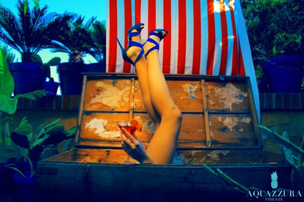 Снимка: Aquazzura