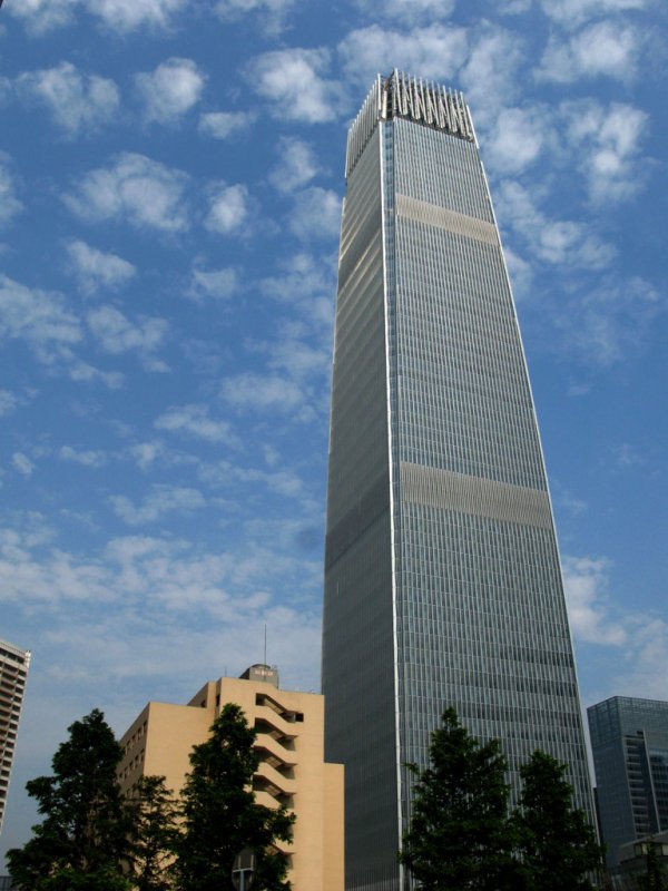 Снимка: raredelights.comСградата "China World Trade Center Tower III" в Пекин, Китай е висока 330 метра, а можете да я изкачите само за 33 секунди, а ще слезете за 11 секунди.