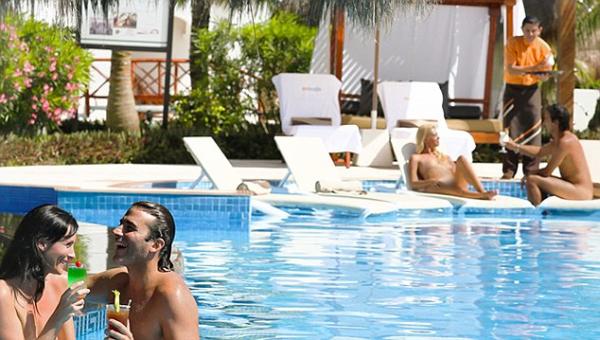Снимка: hiddenbeachresort.com